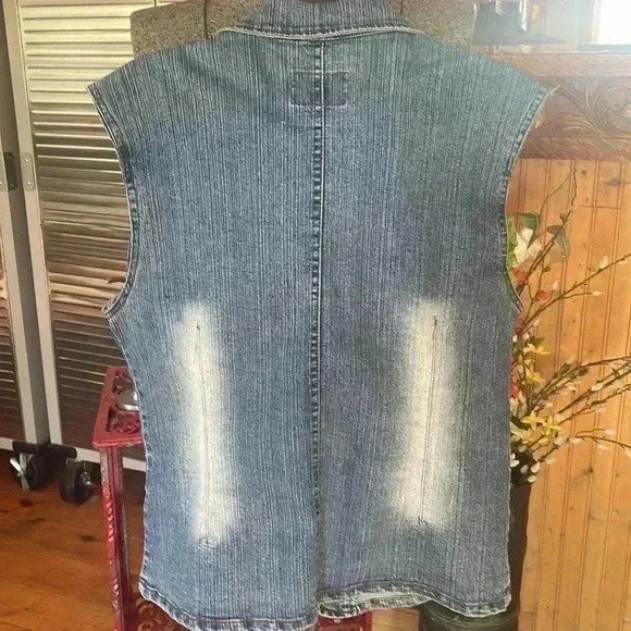 Comfort denim women’s size medium, jean vest. - Picture 6 of 7